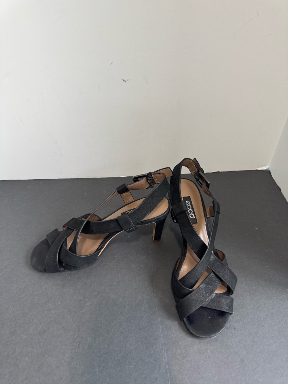 Ecco Black Leather Strappy Heeled Sandals. EU 37 - Picture 4 of 11